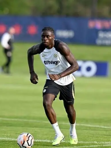 Ali Naci Küçük: ''Lesley Ugochukwu transferi için: Galatasaray'ın teklifi: 20+2 milyon euro + oynyacağı maç sayısına bağlı opsiyon. Burnley'in isteği: 25 milyon euro.''