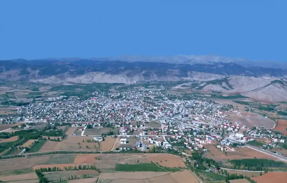 Kaşifleri ve Turistleri Bekleyen İlçe