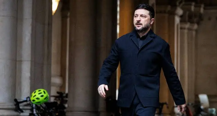 Ekranlardan cepheye: Ukrayna Devlet Başkanı Zelenskiy'nin çalkantılı siyasi  serüveni - İhlas Haber Ajansı