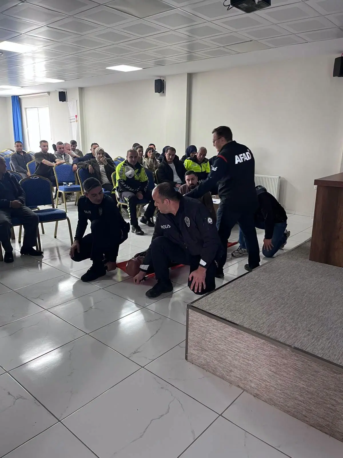 bir veya daha fazla kişi görseli olabilir