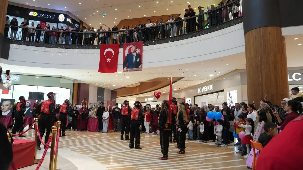 Kahramanmaraş'ta Cumhuriyet Bayramı'na Özel Sanat Ve Müzik Buluşması! (11)