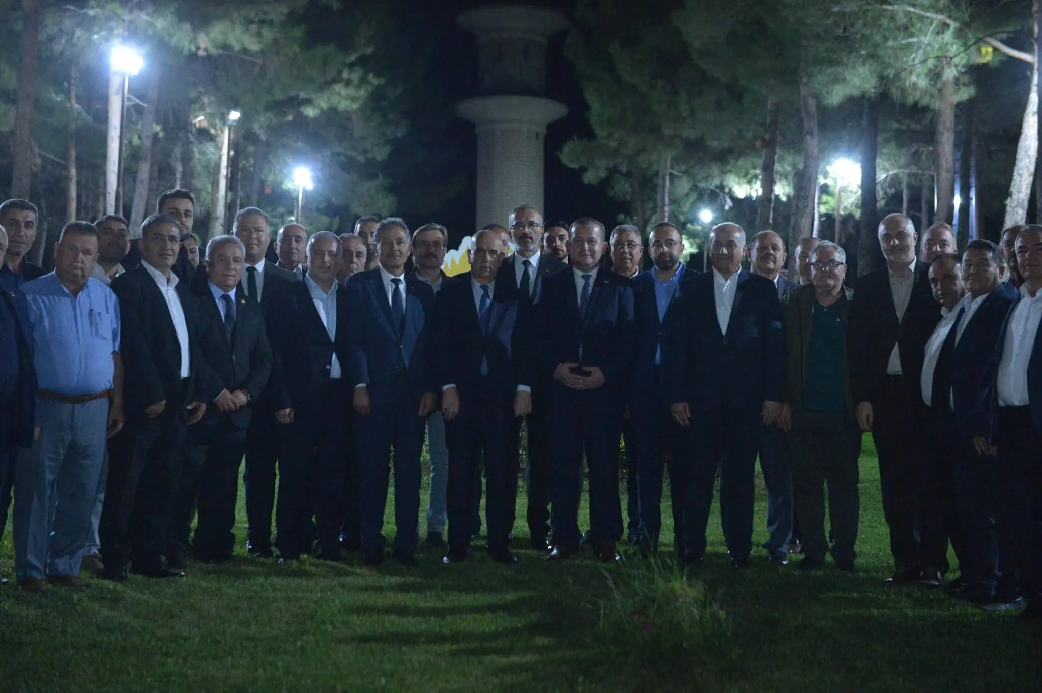 bir veya daha fazla kişi görseli olabilir